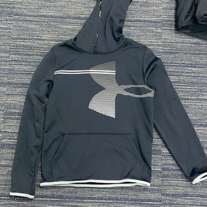Underarmor sweatshirt
